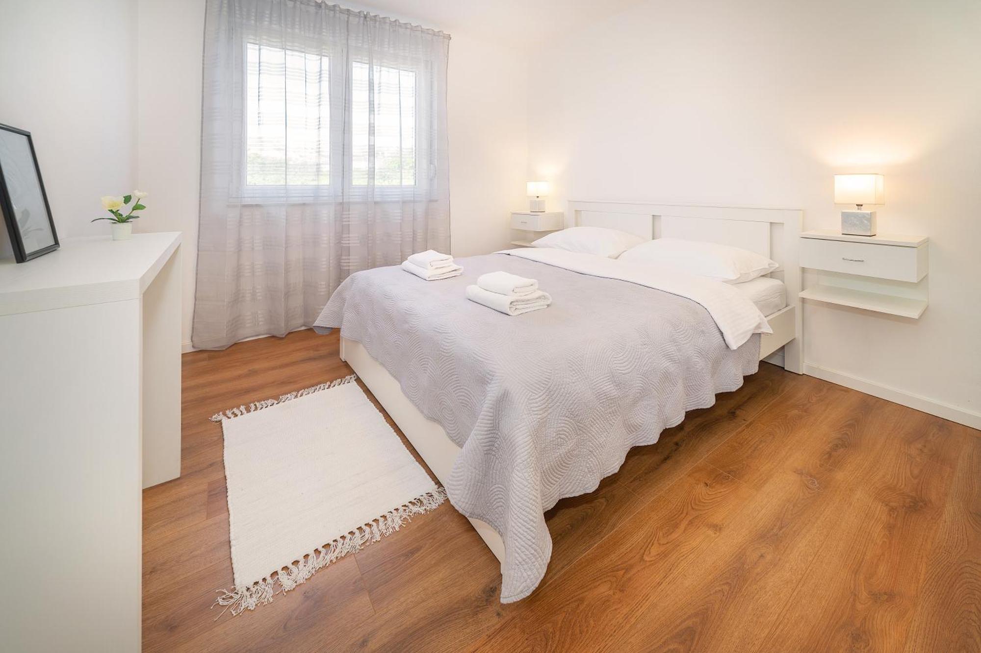 Poolside Apartments Anabella Baška Eksteriør billede