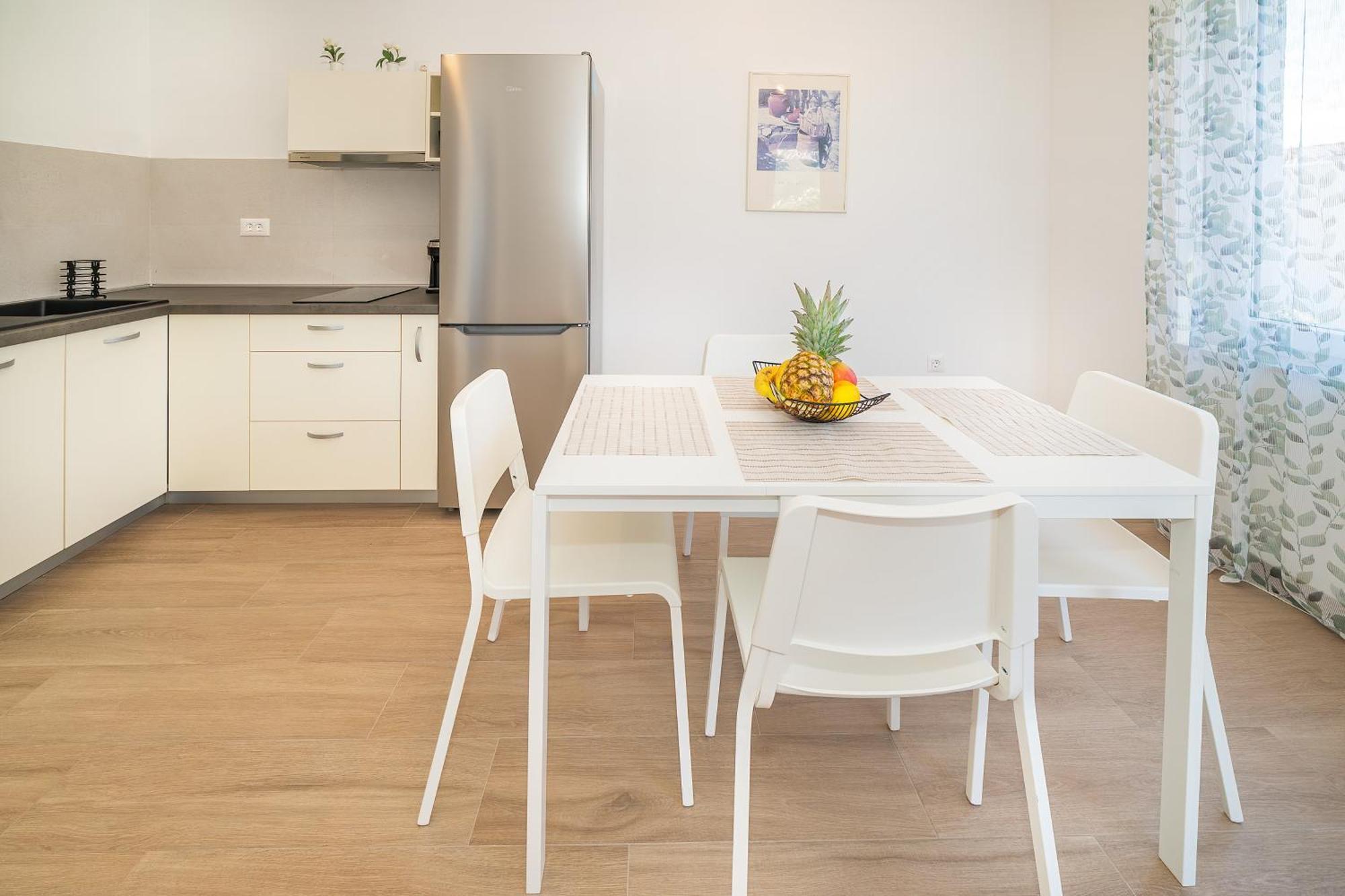 Poolside Apartments Anabella Baška Eksteriør billede